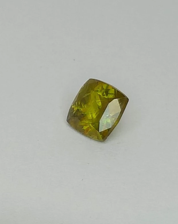 1.91ct Beautiful Natural Titanite Square Cut Faceted Loose Gemstones from Brazil — view 1